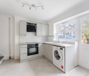 3 bedroom terraced house to rent - Photo 6