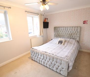 3 bedroom end of terrace house to rent - Photo 3