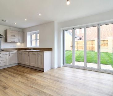 3 bedroom semi-detached house to rent - Photo 6