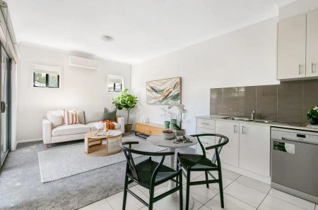 2/55 North Road, Reservoir VIC 3073 - Photo 3