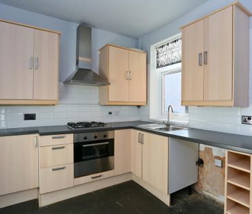 2 bedroom end of terrace house to rent - Photo 6