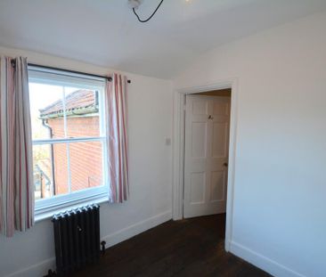 3 bedroom terraced house to rent - Photo 4