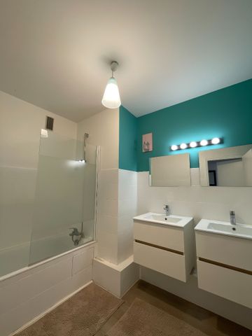 Location Appartement 4 pièces 103m² - Photo 5