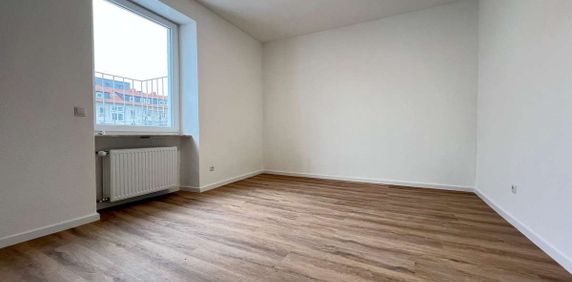 KL - City, Nähe Lutrina-Klinik, 1 ZKB, neue EBK, Tageslichtbad *Erstbezug* - Photo 2