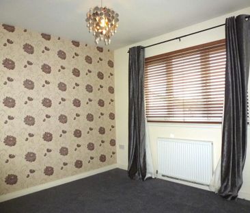 3 bedroom semi-detached house to rent - Photo 4