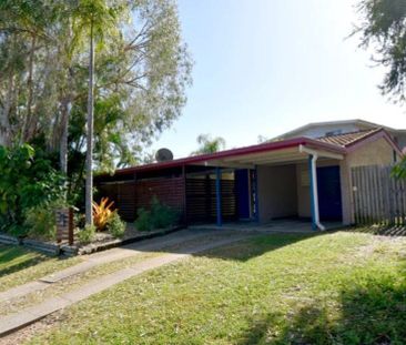 CHARMING 3 BEDROOM HOME WITH OUTDOOR AREA - Photo 6