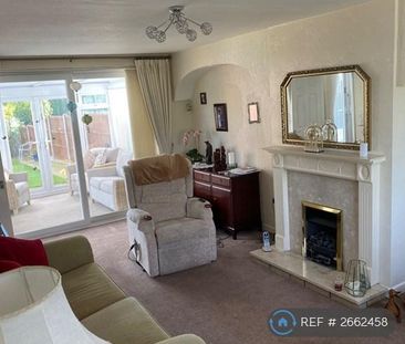 3 bedroom semi-detached house to rent - Photo 2