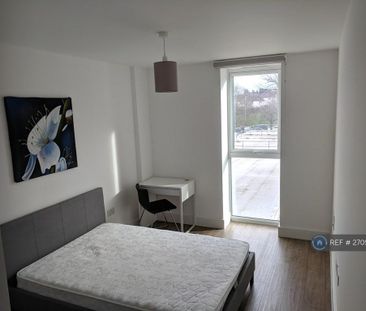2 bedroom flat to rent - Photo 3