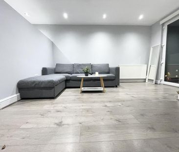 3 bedroom terraced house to rent - Photo 3