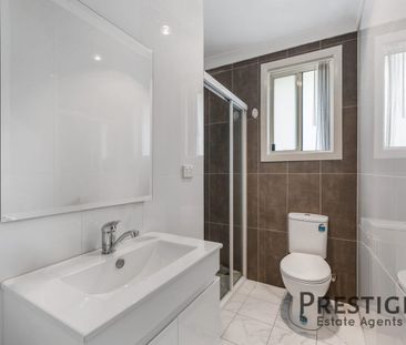 Modern & Spacious 3-Bedroom Home - Photo 6