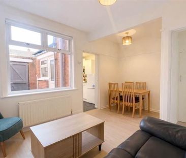 24 Strandburn Park, Belfast, BT4 1ND - Photo 3