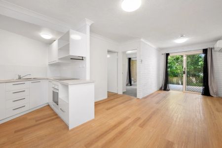 BOUTIQUE LIVING WITH EXPANSIVE BALCONY IN THE HEART OF STONES CORNER - Photo 2