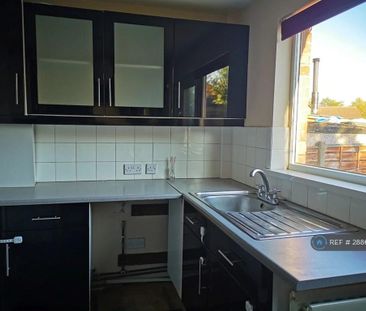 2 bedroom semi-detached house to rent - Photo 5