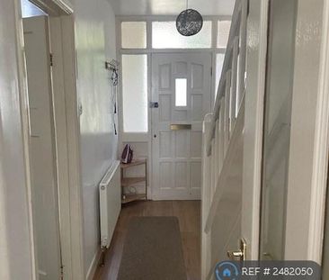 1 bedroom in a house share to rent - Photo 4