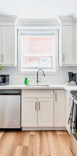 Warm and cozy 1 bedroom apartment - Grove St - Available Immediately - Photo 1
