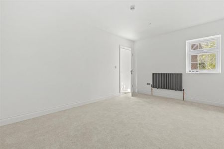 6 bedroom house to rent - Photo 2