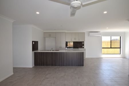 BREAK LEASE :: IMMACULATE BUILD IN POPULAR OASIS ESTATE - Photo 2