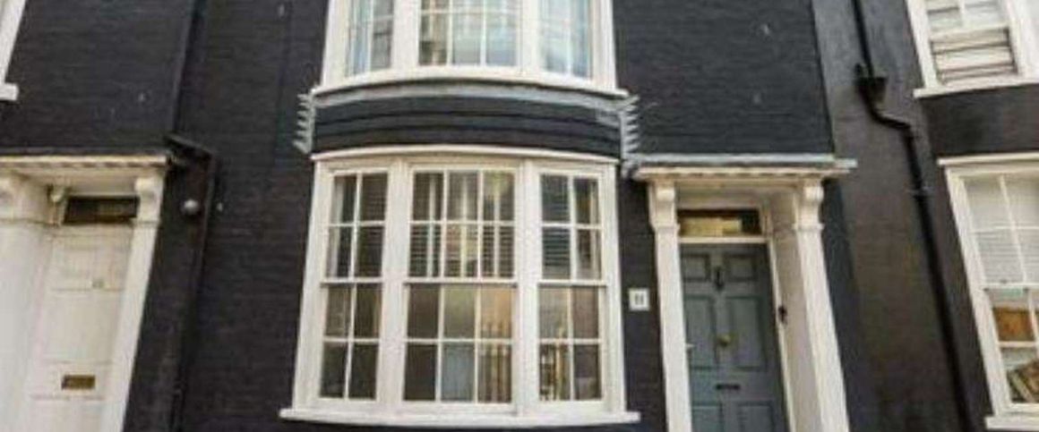 Charles Street Room 4 - Photo 1