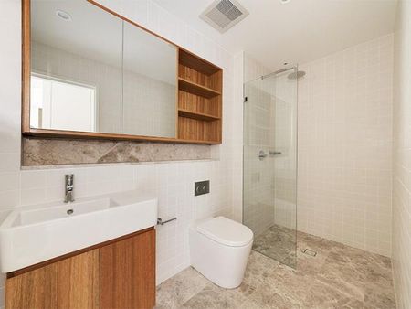 LUXURY ONE BEDROOM DESIGNER APARTMENT - Photo 5