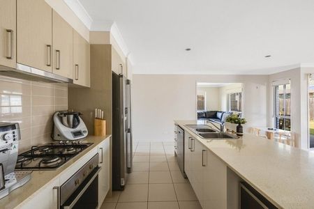 15 McIntosh Street - Photo 5