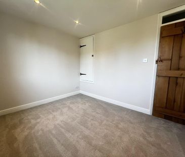 2 bedroom cottage to rent - Photo 1
