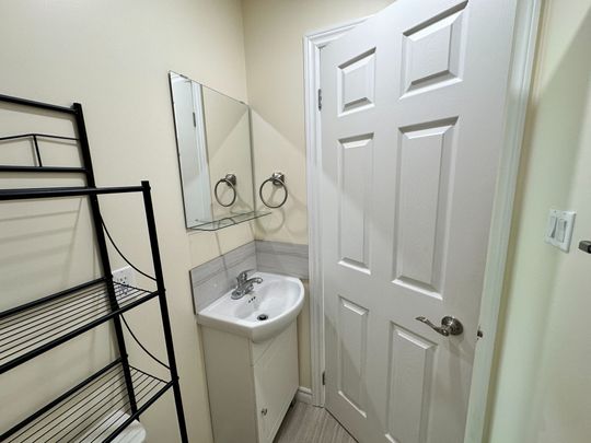 For Lease - 725 Danforth Avenue Unit# 3A, Toronto, Ontario - Photo 1