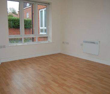 Studio to rent - Photo 6