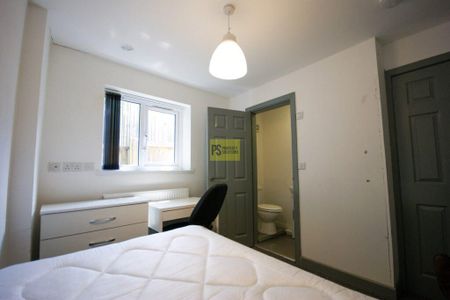 6 bedroom terraced house to rent - Photo 2