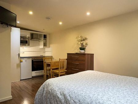 Studio to rent - Photo 3