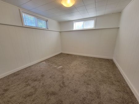 4 Bed Home close to Hospital - Photo 4