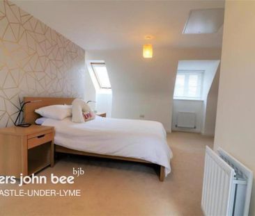4 bedroom semi-detached house to rent - Photo 6