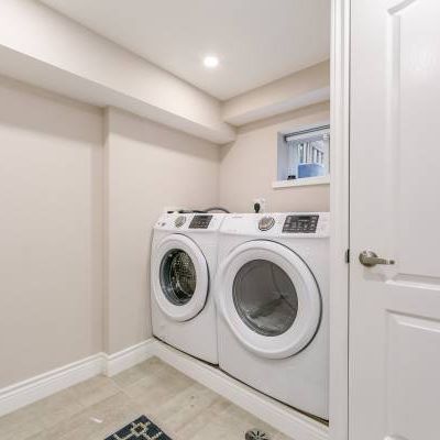 Bright and cozy basement apartment at Dupont & Christie - Photo 3