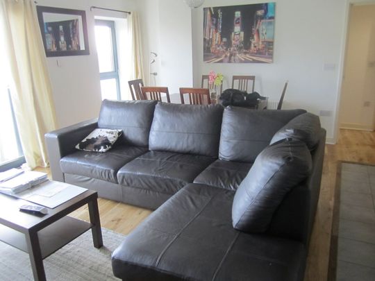 2 Bed Flat, Surrey Quays Road, SE16 - Photo 1