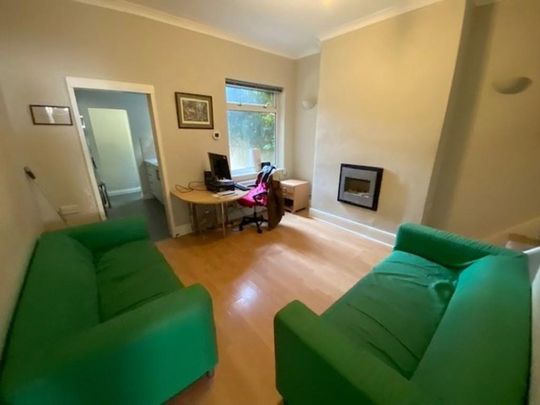 1 bedroom in a house share to rent - Photo 1