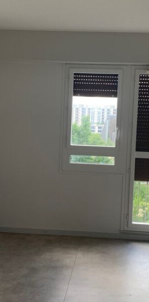 Appartement 4 pièces situé à Tours centre (Sanitas) dans une résidence de 4 étages sans ascenseur. - Photo 1