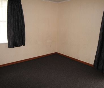 Delightful two bedroom unit - Photo 2