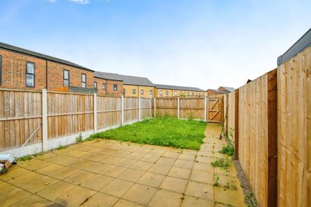 Room in a Shared House, Furlong Way, M6 - Photo 4