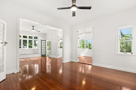 OPEN PLAN LIVING SURROUNDED BY GREENERY - UPSTAIRS ONLY - Photo 4