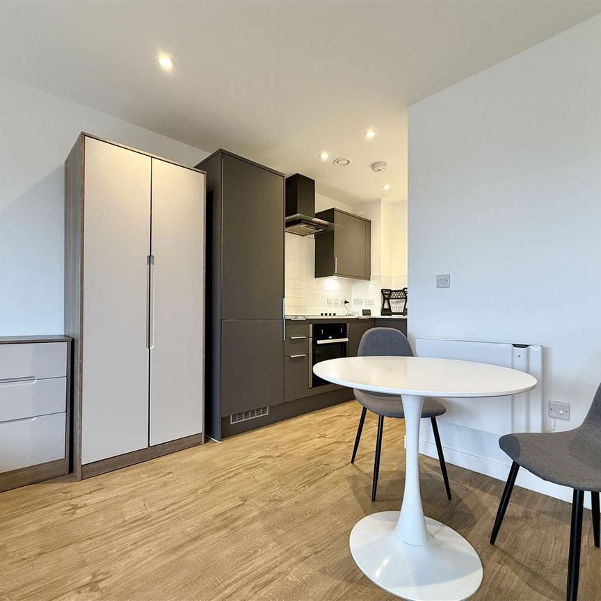 Lincoln House, Bolton - Photo 1