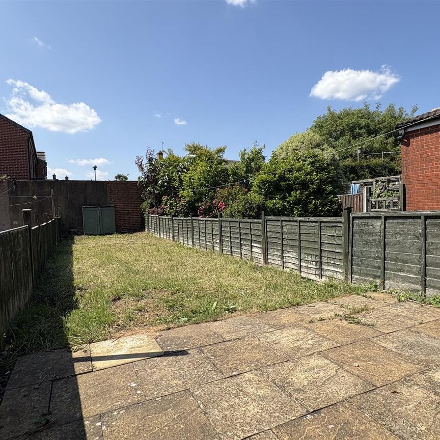 To Let - Photo 1