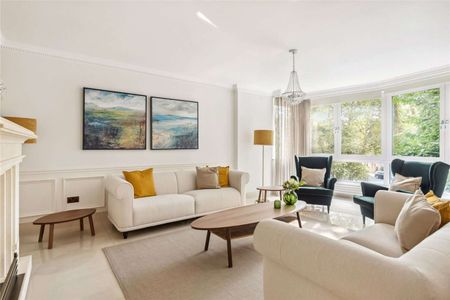 A brand newly renovated three bedroom apartment with 24/7 concierge. - Photo 3