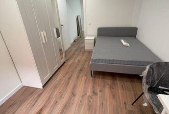 Plaça de Pep Ventura, Badalona, Catalonia 08912