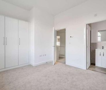 Taylor Lane, Preston, PR4 - Photo 1