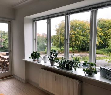 Rummelig lejlighed med klassisk charme i Aalborg - Photo 2