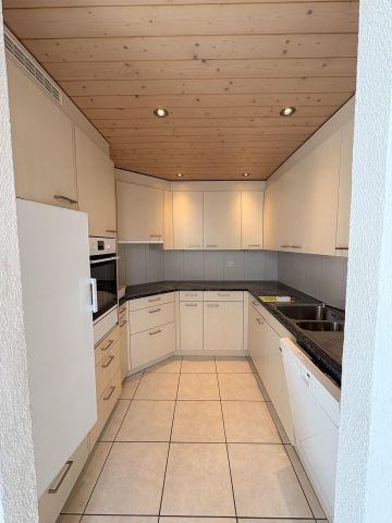 Wunderschöne preisgünstige Dachwohnung mit Cheminée, ruhig und zentral - Photo 5