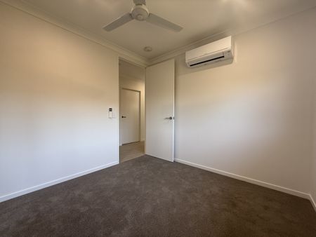 BEAUTIFUL 4 BEDROOM NEW BUILD IN BUSHLAND BEACH - Photo 2