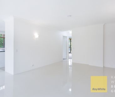 $780 per week / $3,120 Bond - Photo 2