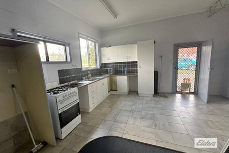 Includes Water - Photo 3