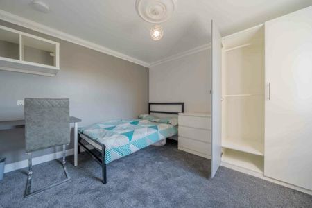 42, Phoenix Boulevard - Photo 4