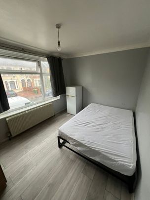 Room in a Shared House, Atherton Road, E7 - Photo 1
